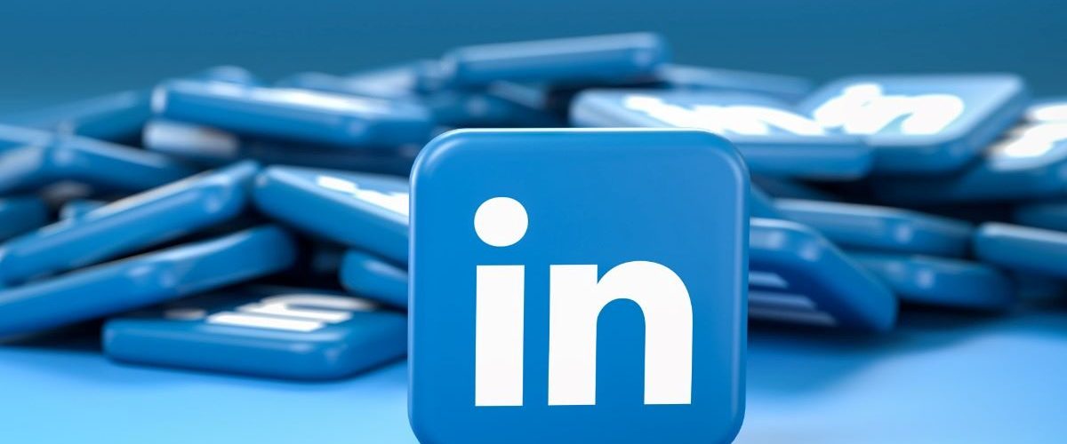 در این بلاگ پست نکات اساسی آموزش لینکداین ادز برای کاربران بررسی می‌شود تا سریعترین راه برای کسب درآمد از این طریق را داشته باشند.