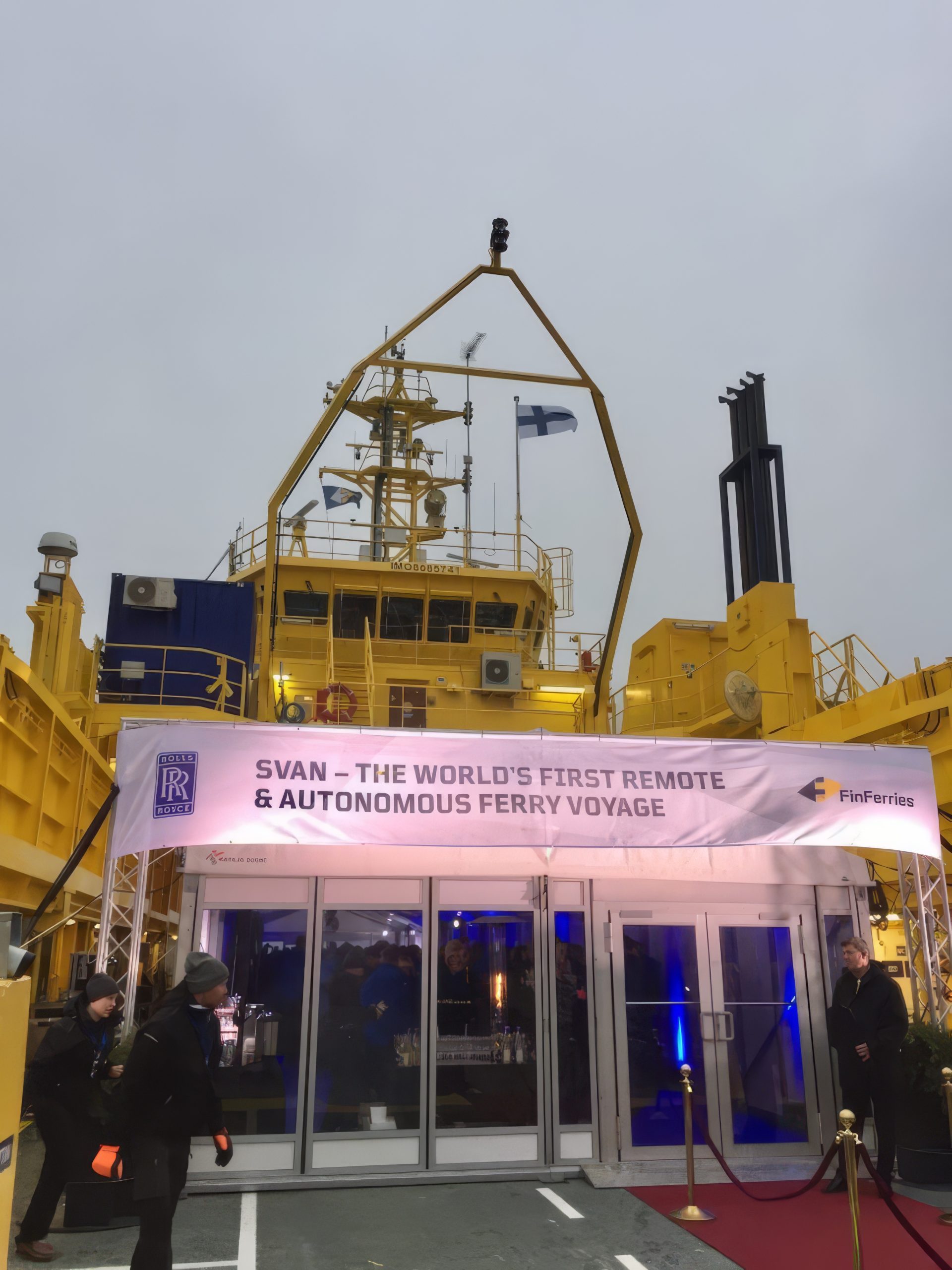 کشتی خودران فالکون درون